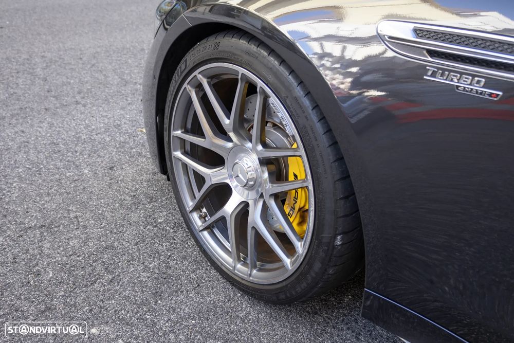 Mercedes-Benz AMG GT 53 4Matic+ 4D Speedshift TCT 9G — fotografia 4