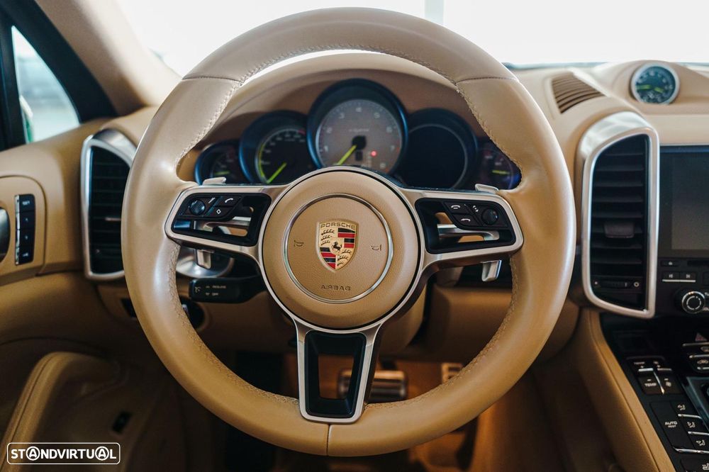 Porsche Cayenne S - 9