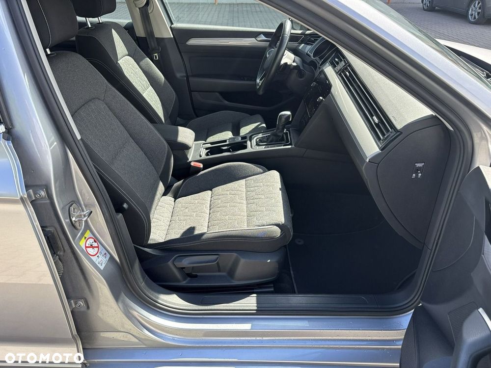 Volkswagen Passat - 17