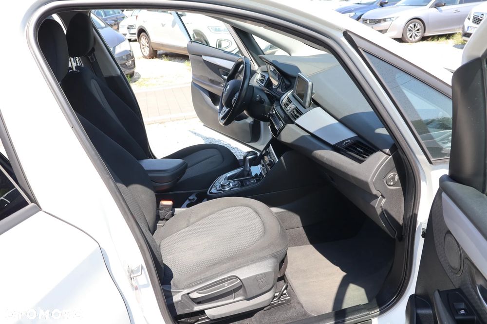 BMW Seria 2 220i - 13