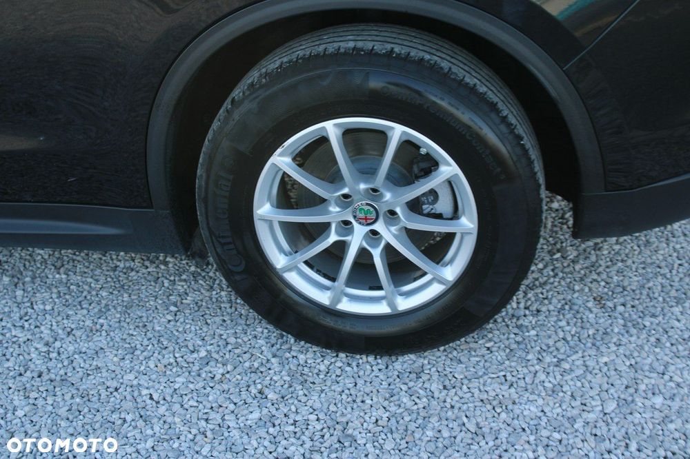 Alfa Romeo Stelvio - 10