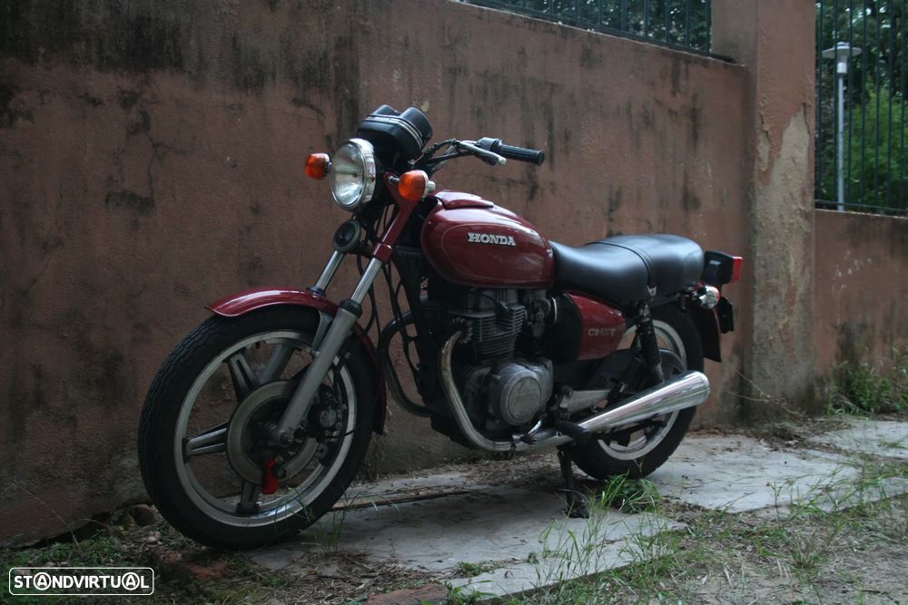 Honda CB 400T Cafe Racer - 21