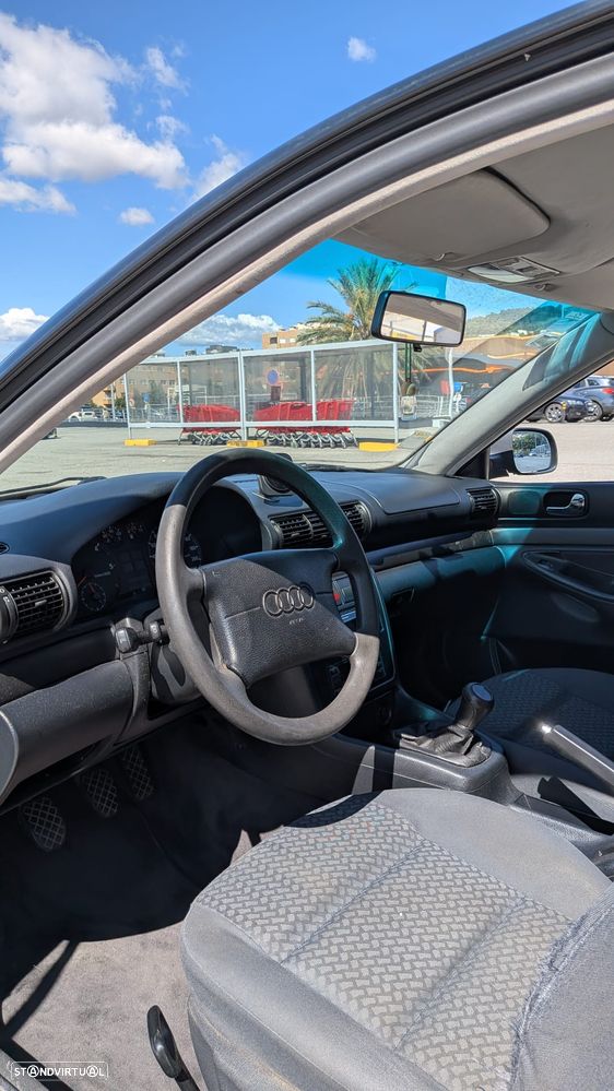 Audi A4 1.9 TDI Confort - 10