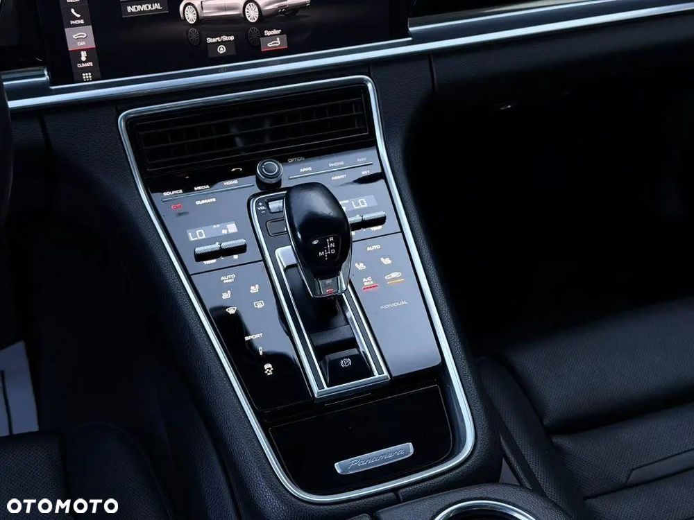 Porsche Panamera 4 GPF Executive - 22