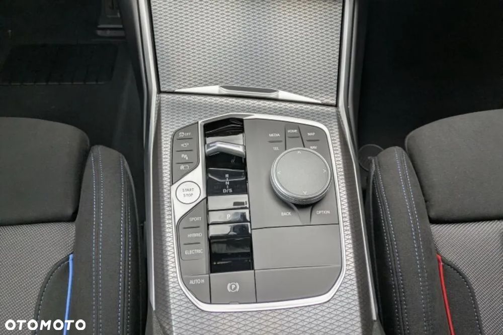 BMW Seria 3 318i M Sport - 15