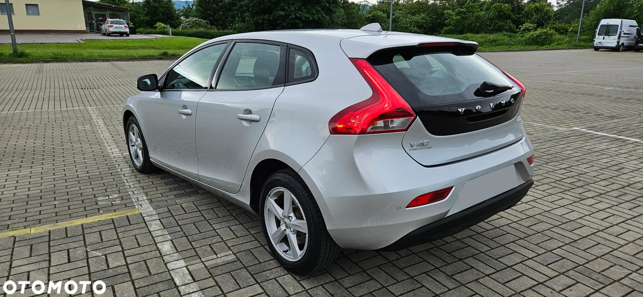 Volvo V40 D2 Drive-E Momentum - 4