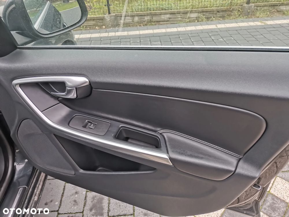 Volvo V60 D4 Drive-E Summum - 29