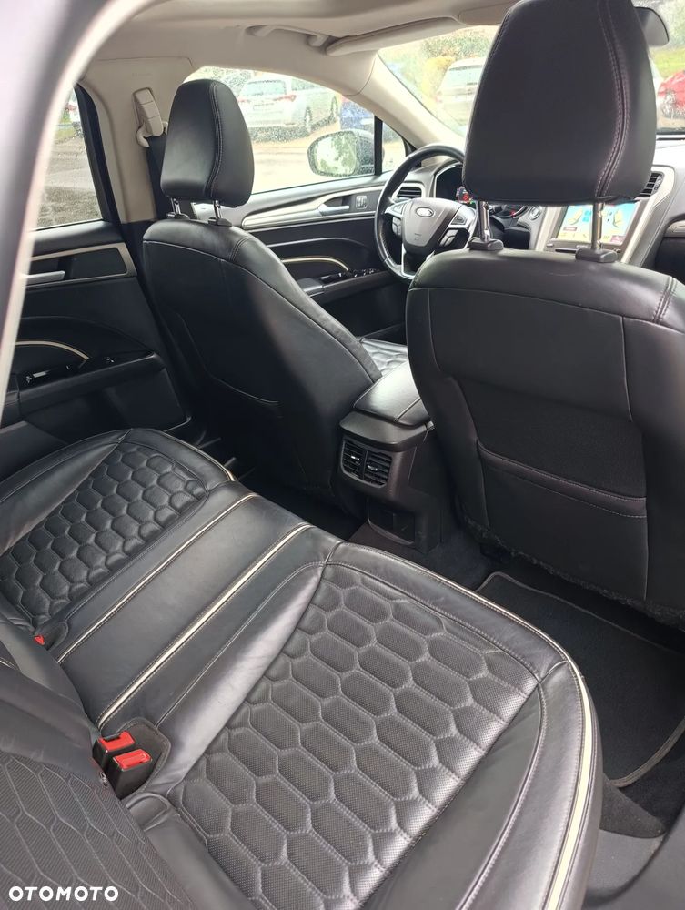 Ford Mondeo 2.0 Hybrid Vignale - 26