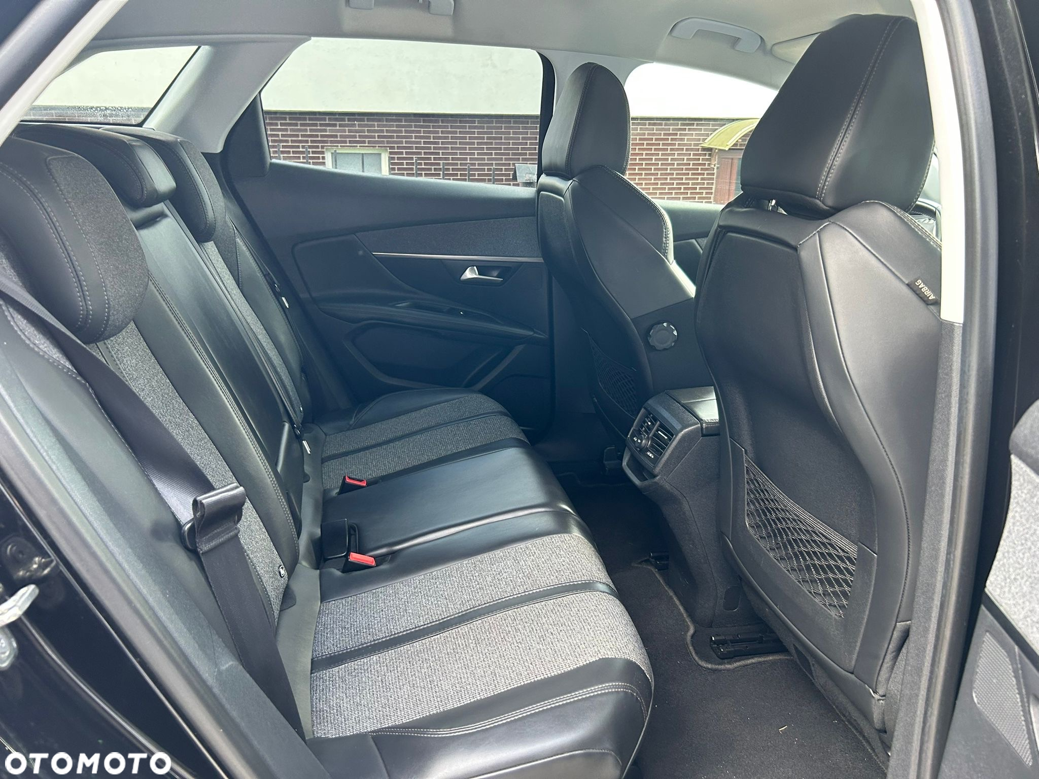 Peugeot 3008 1.6 BlueHDi Allure S&S - 10