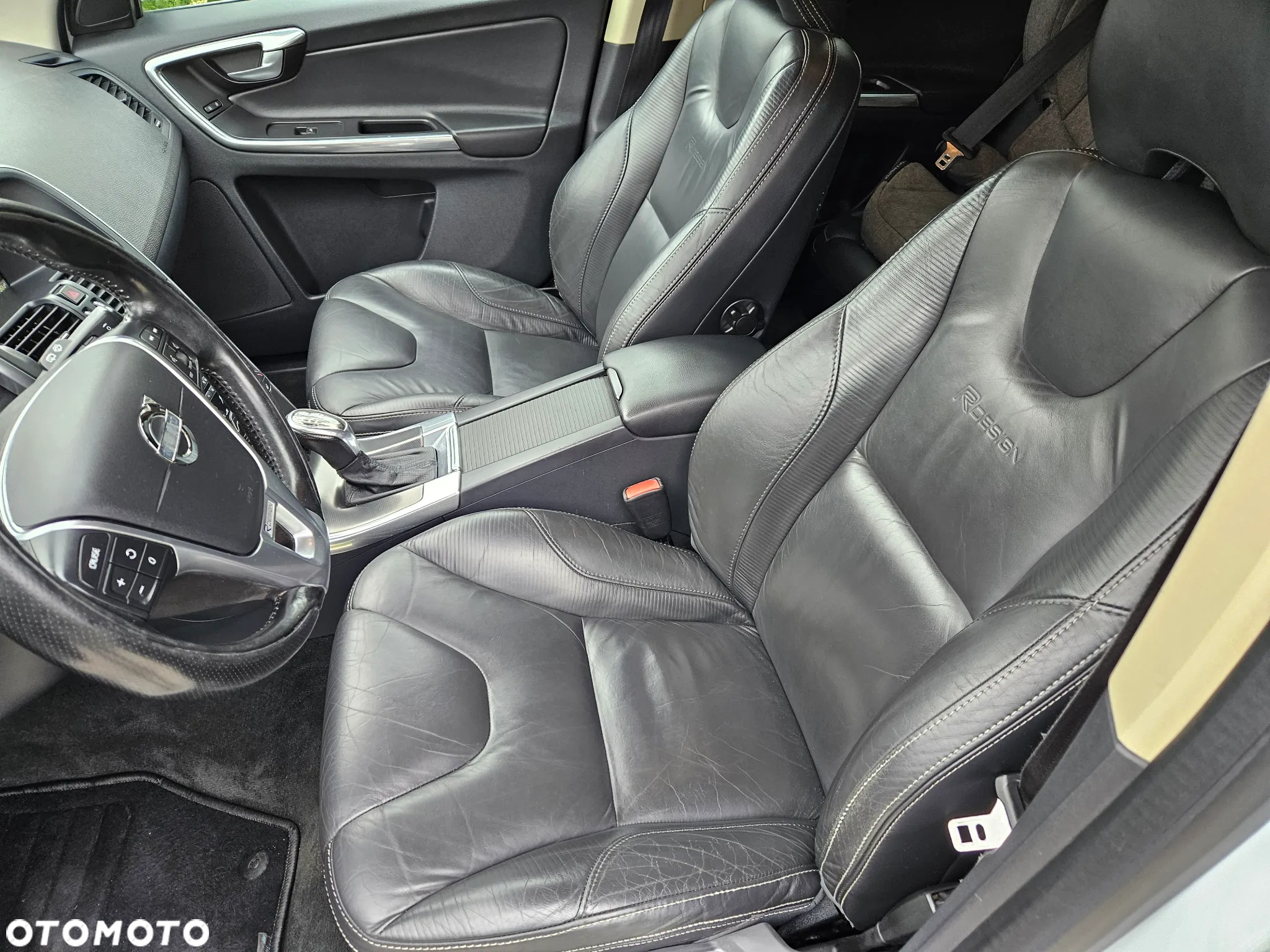 Volvo XC 60 B4 D Geartronic RDesign - 11