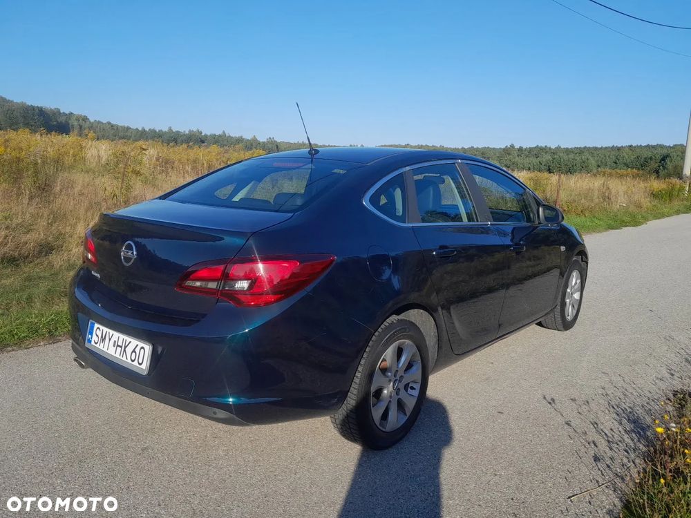 Opel Astra 1.4 T Executive EU6 - 5