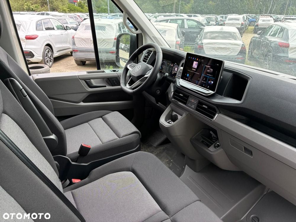 Volkswagen Crafter 35 Furgon z wysokim dachem 2,0 177 KM /Automatyczna r. o. 4490 mm - 17