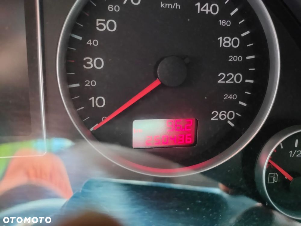Audi A4 Avant 2.0 TDI - 5