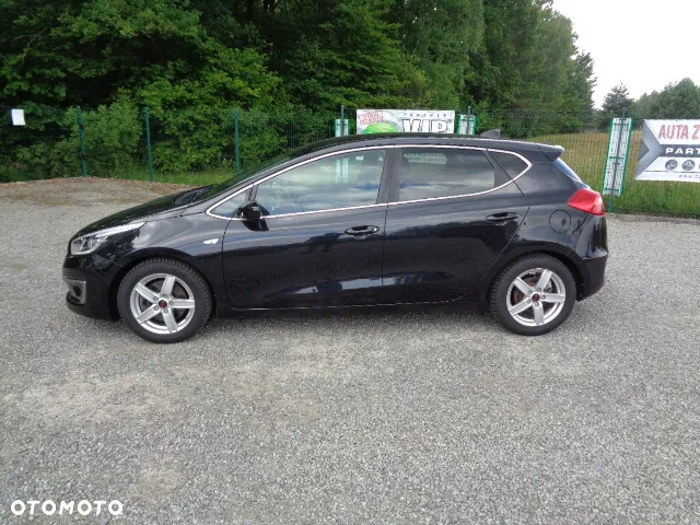 Kia Ceed 1.6 GDI ISG Dream-Team Edition - 2