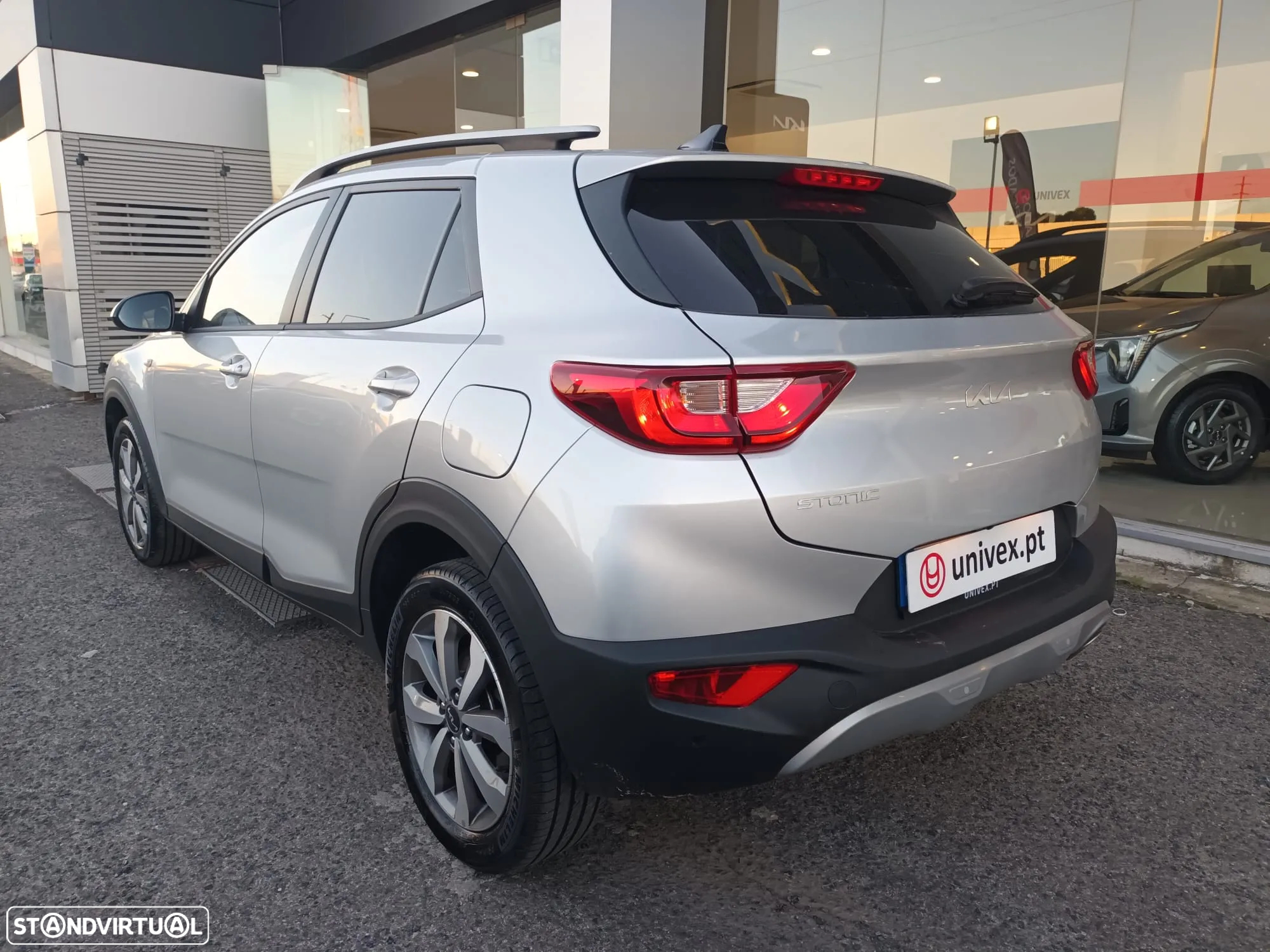 Kia Stonic 1.2 Dynamic - 3