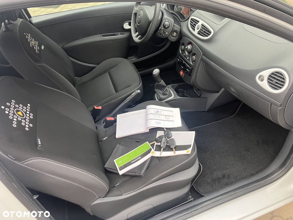 Renault Clio - 7