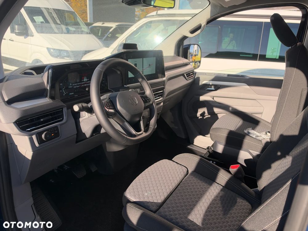 Volkswagen Caravelle - 10