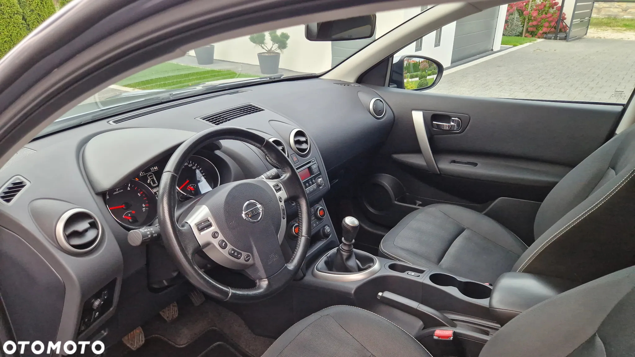 Nissan Qashqai 1.6 dCi DPF tekna - 14