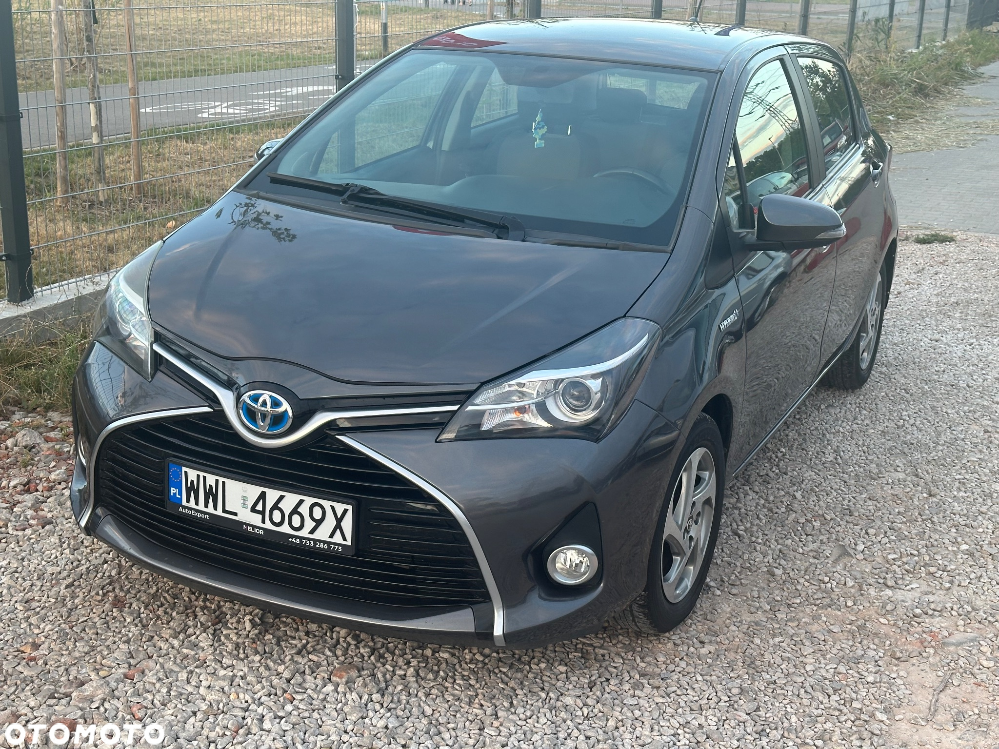 Toyota Yaris Hybrid 1.5 VVT-i - 15