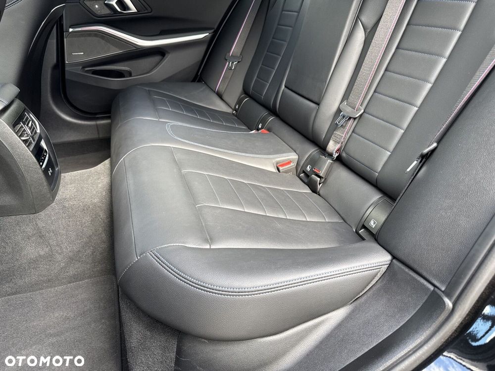 BMW Seria 3 M340d xDrive mHEV sport - 21