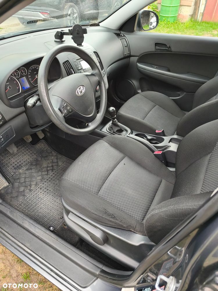 Hyundai i30 1.6 CRDi Classic + - 6