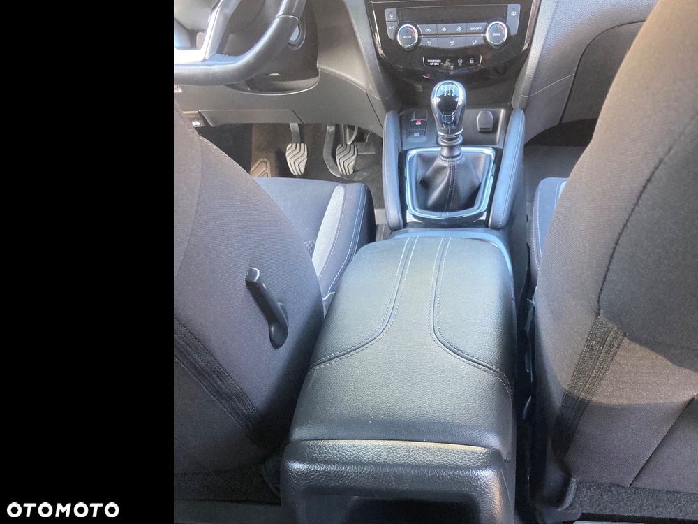 Nissan Qashqai 1.3 DIG-T ACENTA - 10