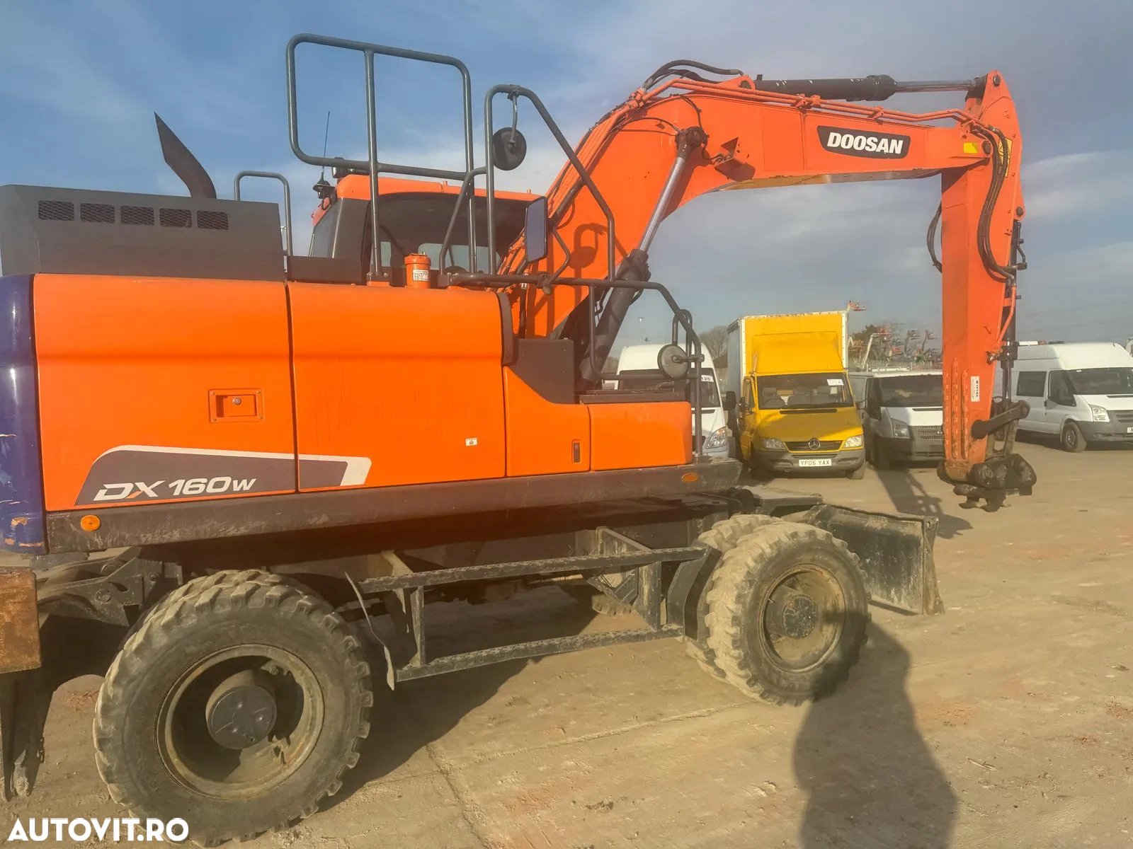 Doosan DX 160 W Excavator pe roți - 3