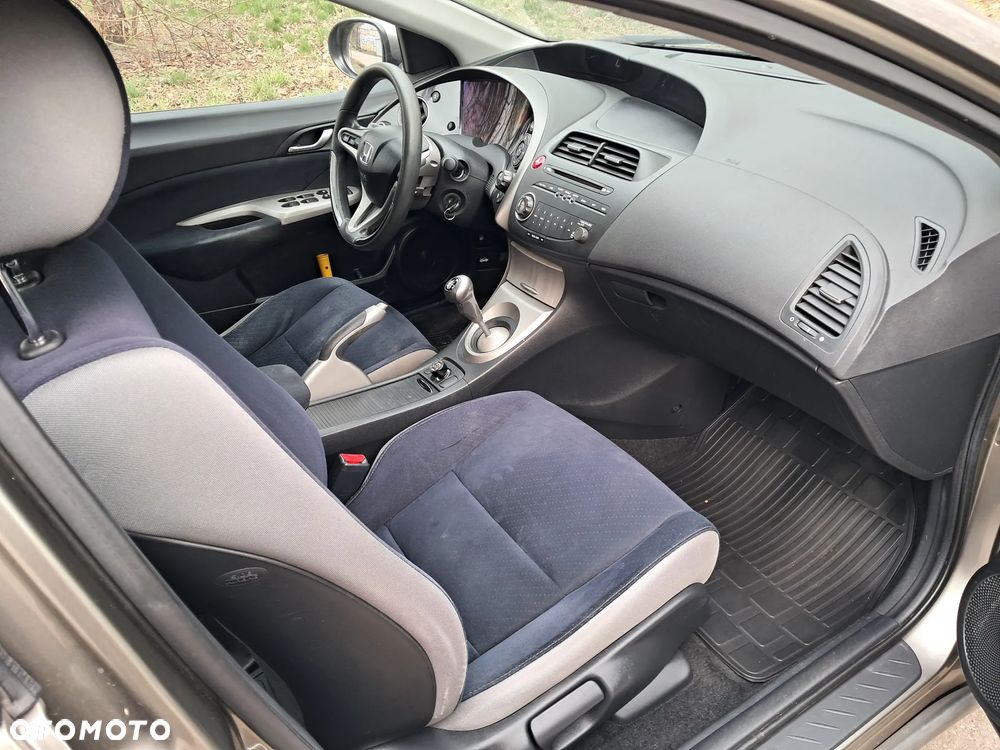 Honda Civic 1.4 Comfort - 12