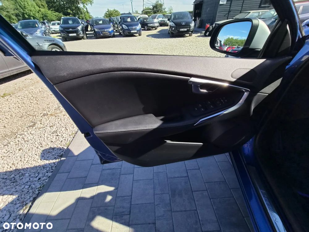 Volvo V40 T3 Geartronic RDesign - 29