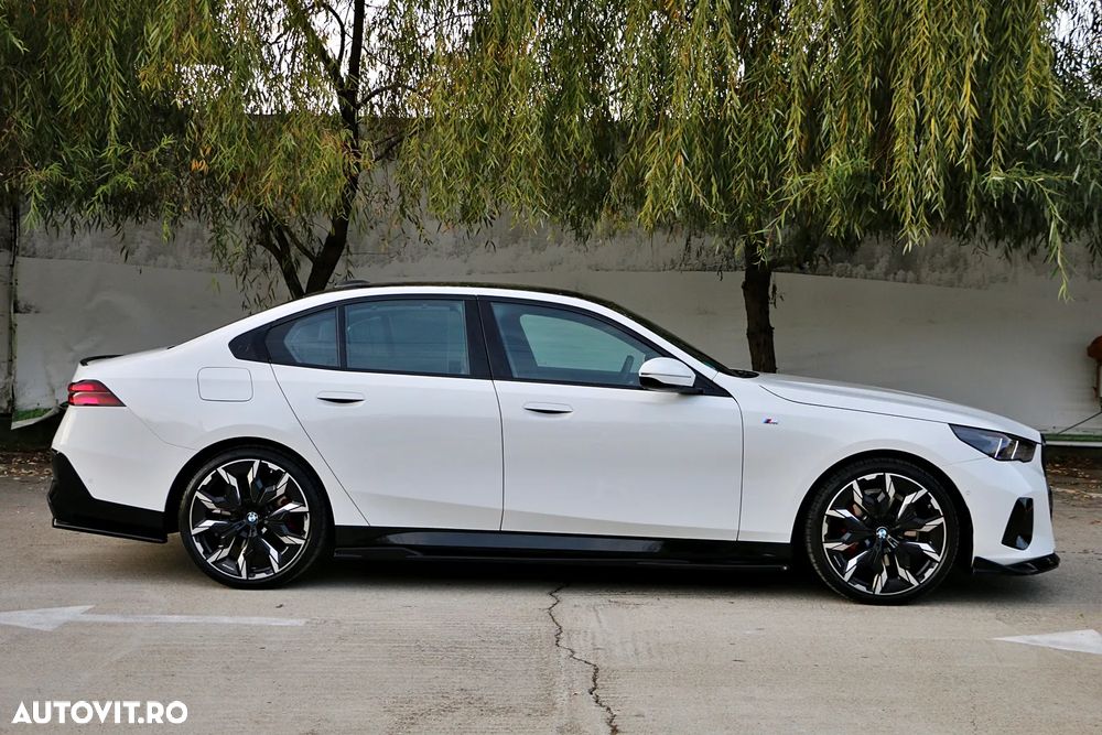 BMW Seria 5 520i AT MHEV - 3
