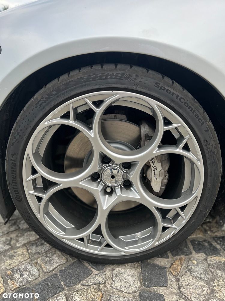 Alfa Romeo Giulia 2.0 Turbo 16V AT8 Veloce Ti - 16