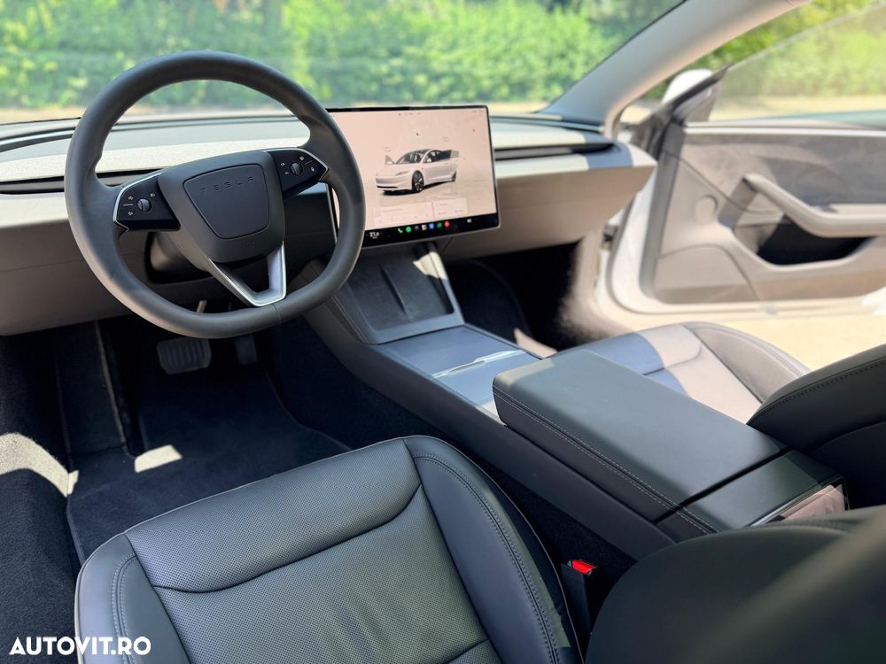 Tesla Model 3 Long Range - 8