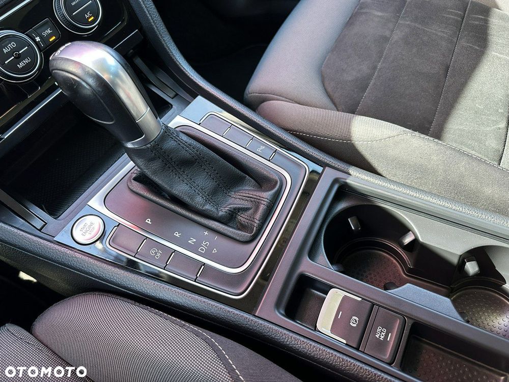 Volkswagen Golf Variant 1.5 eTSI EVO R-Line DSG - 29