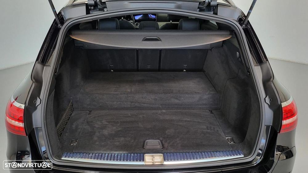 Mercedes-Benz E 300 de AMG Line - 28