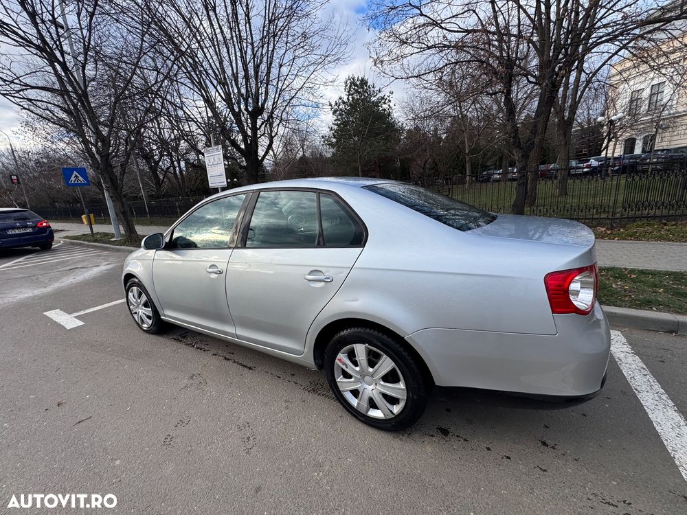 Volkswagen Jetta - 3