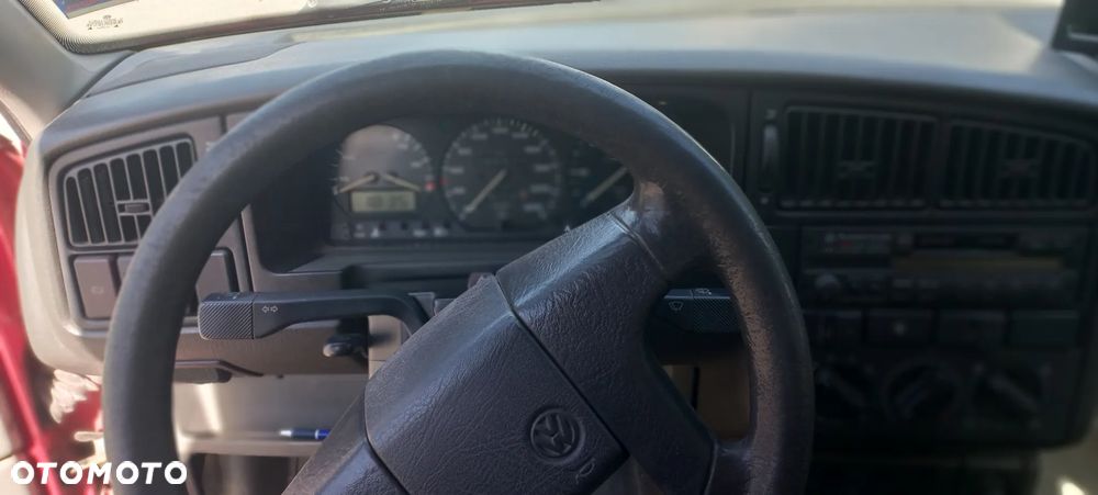 Volkswagen Passat 1.9 TD CL - 14