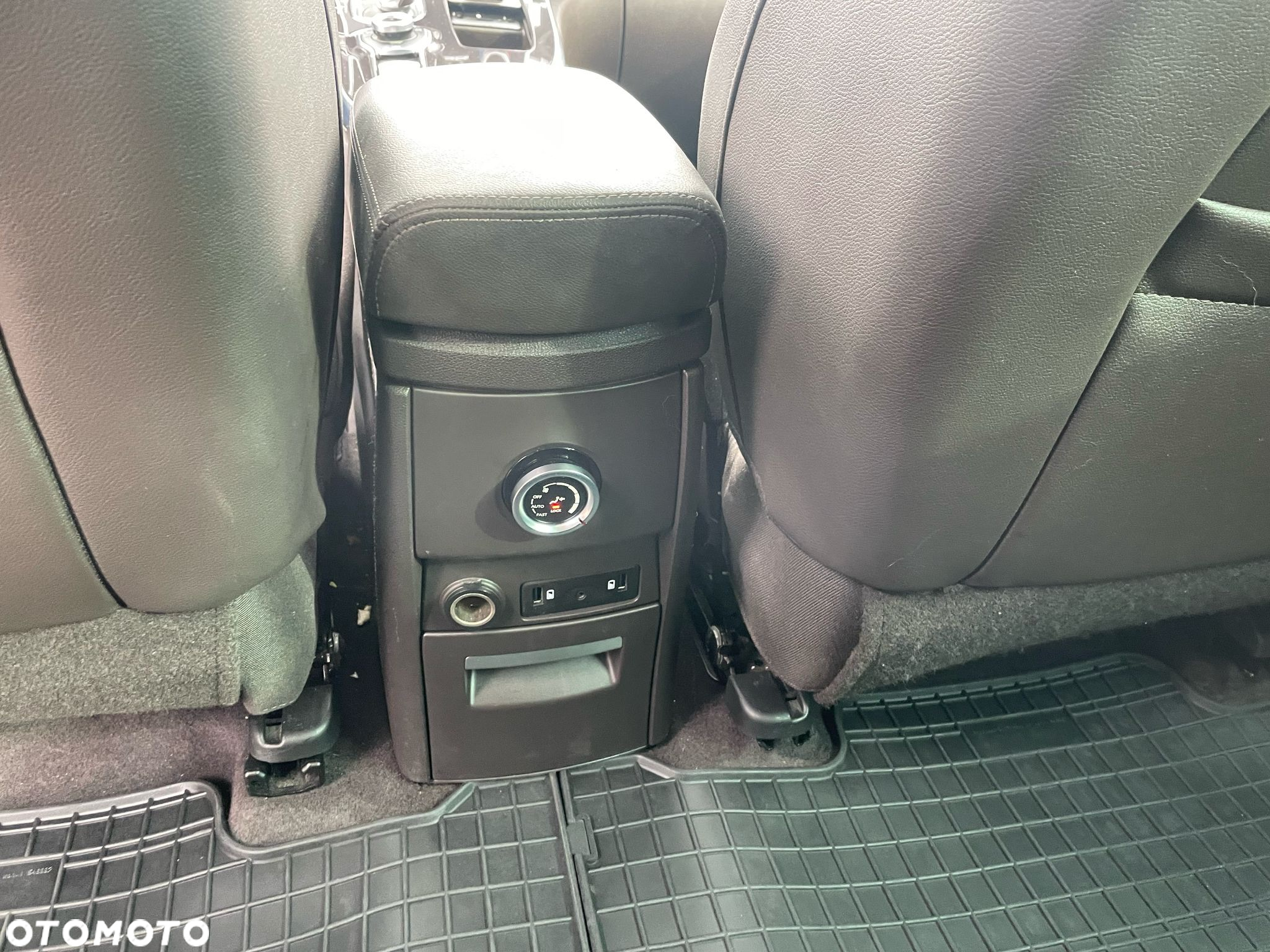 Renault Espace 1.6 dCi Energy Magnetic EDC - 8