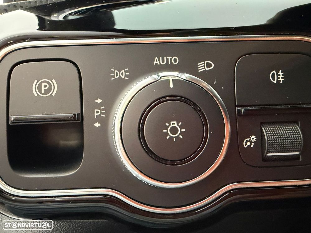 Mercedes-Benz A 160 AMG Line - 21