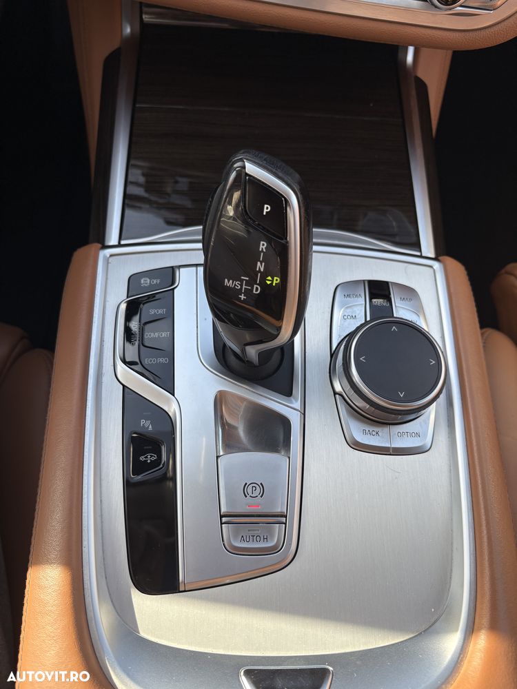 BMW Seria 7 730d - 22