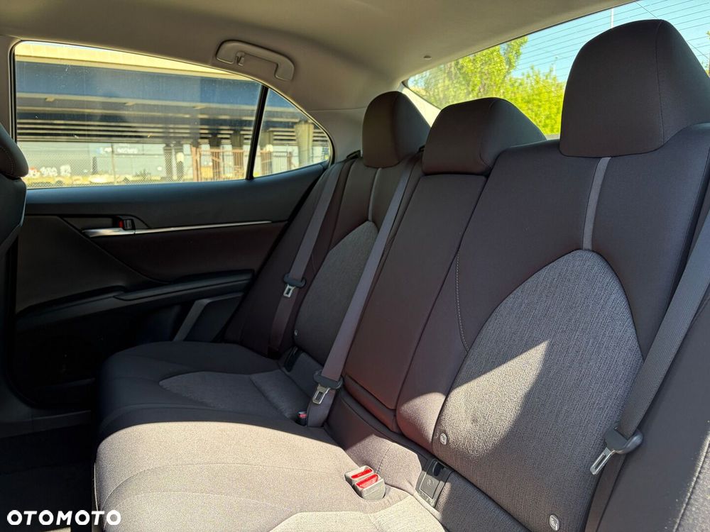 Toyota Camry 2.5 Hybrid Comfort CVT - 19