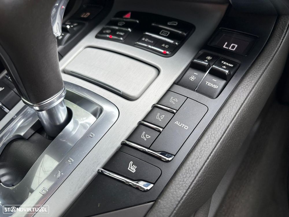 Porsche Cayenne Platinum Edition - 28