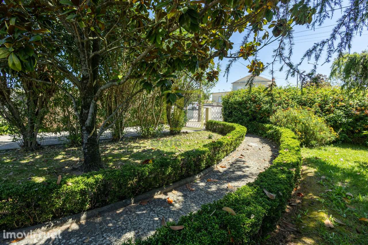 Moradia T5 com piscina - Grande imagem: 2/38