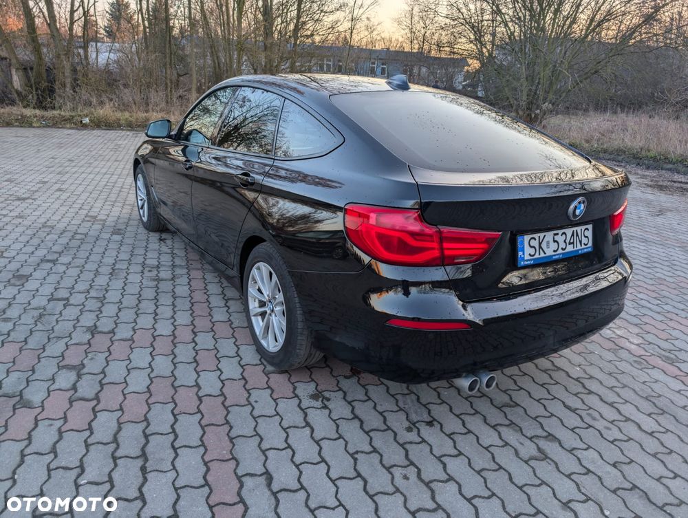 BMW Seria 3 320d xDrive Advantage - 2