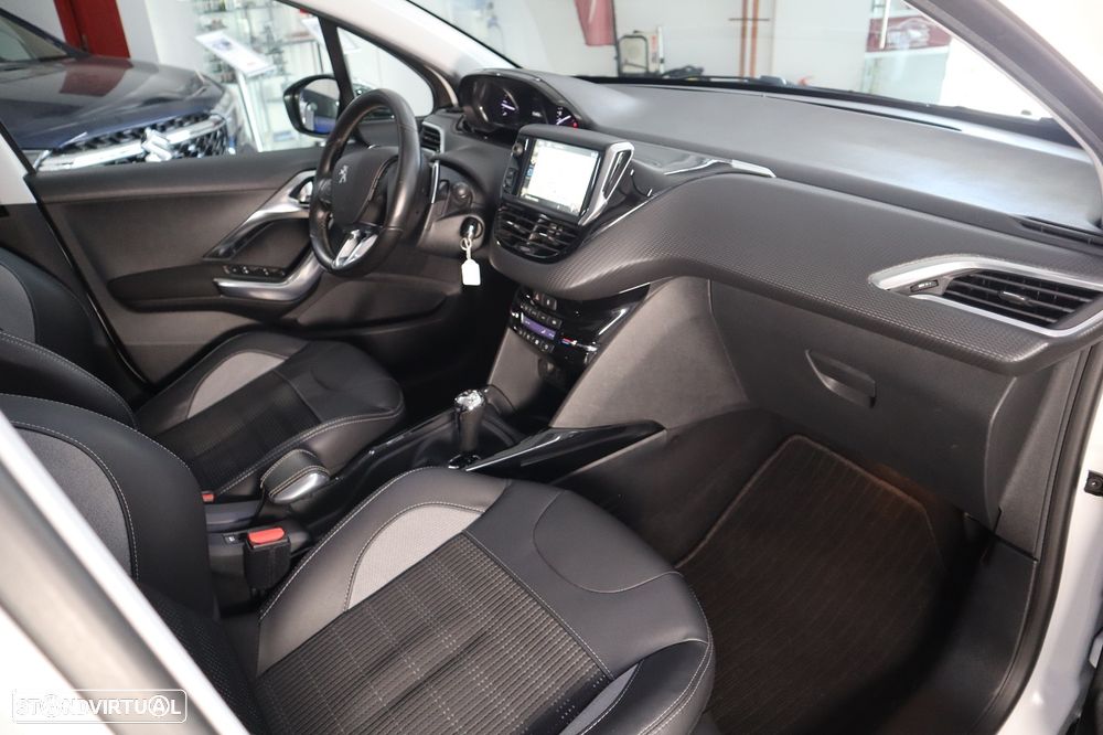 Peugeot 2008 1.6 e-HDi Allure 2-Tronic - 13