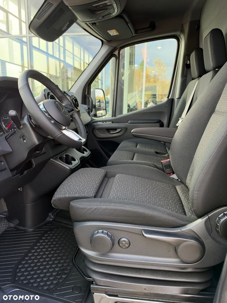 Mercedes-Benz Sprinter - 21