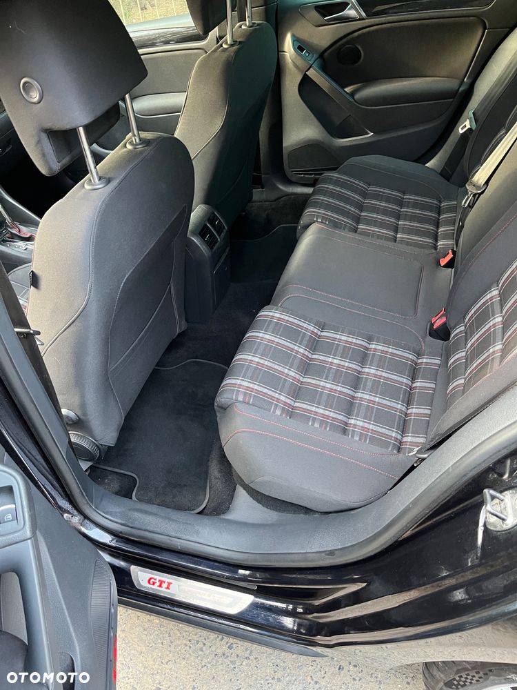 Volkswagen Golf - 14