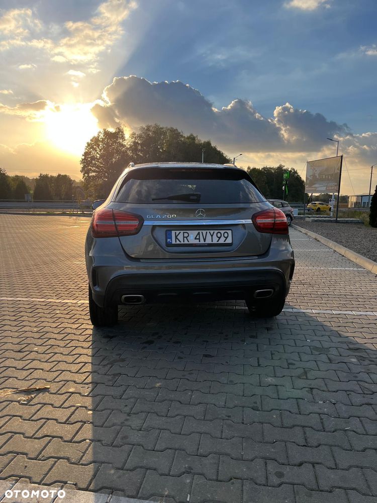 Mercedes-Benz GLA - 7