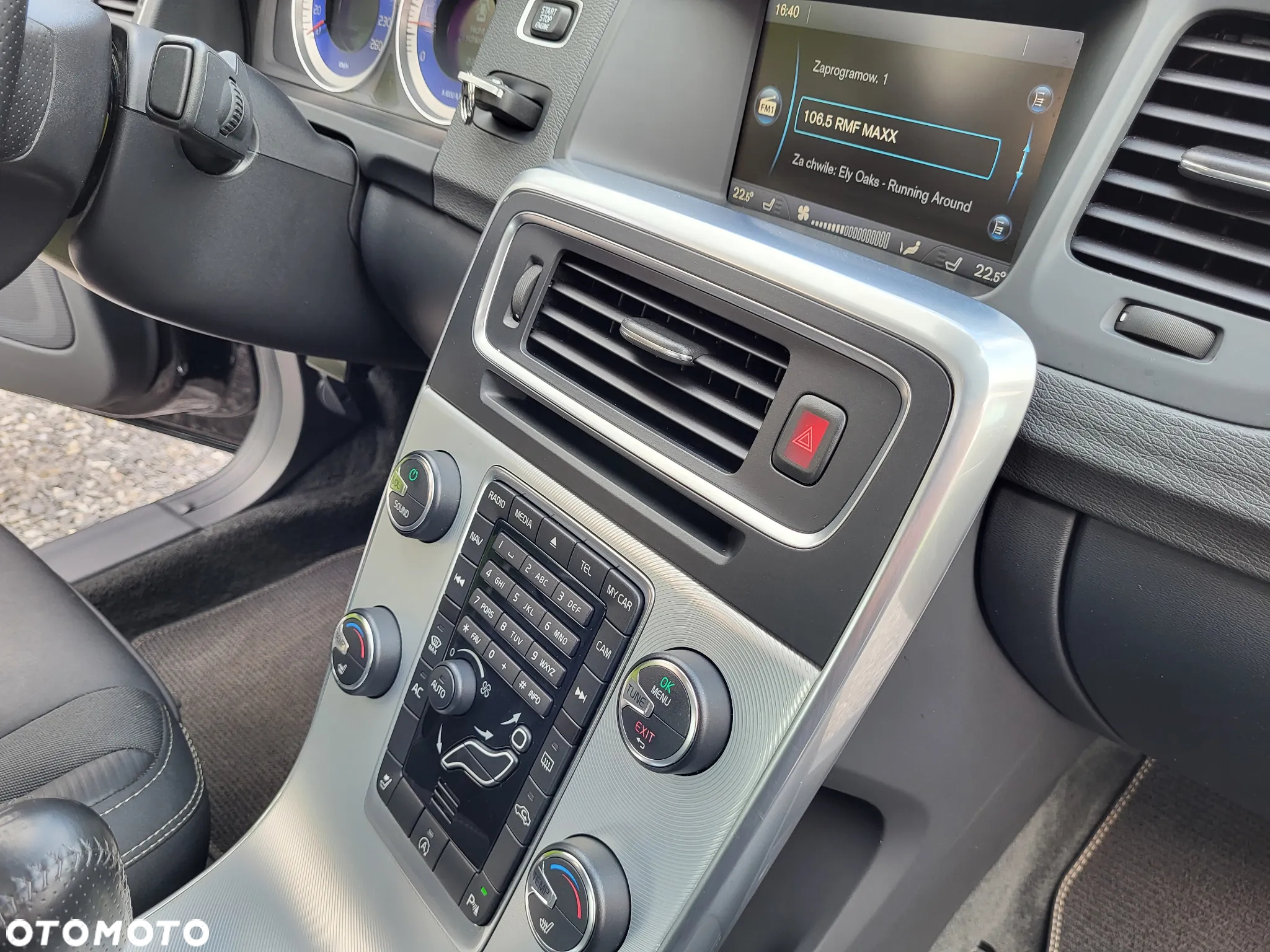 Volvo S60 D4 R-Design - 26