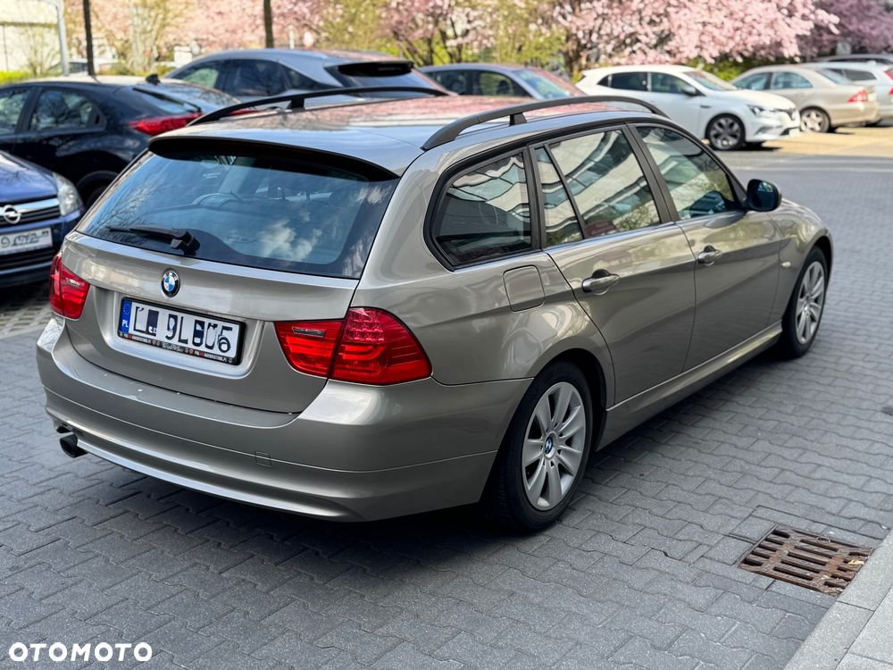 BMW Seria 3 318i - 6