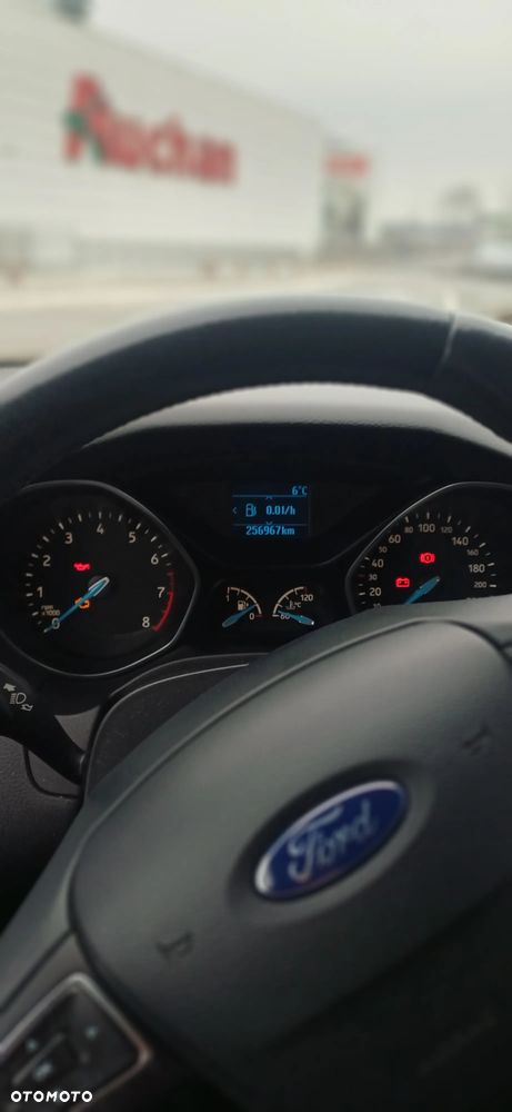 Ford Focus 1.6 Trend Sport - 17